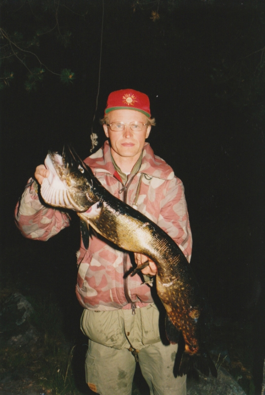 Olli Koponen ja Jänisjärven hauki.jpg