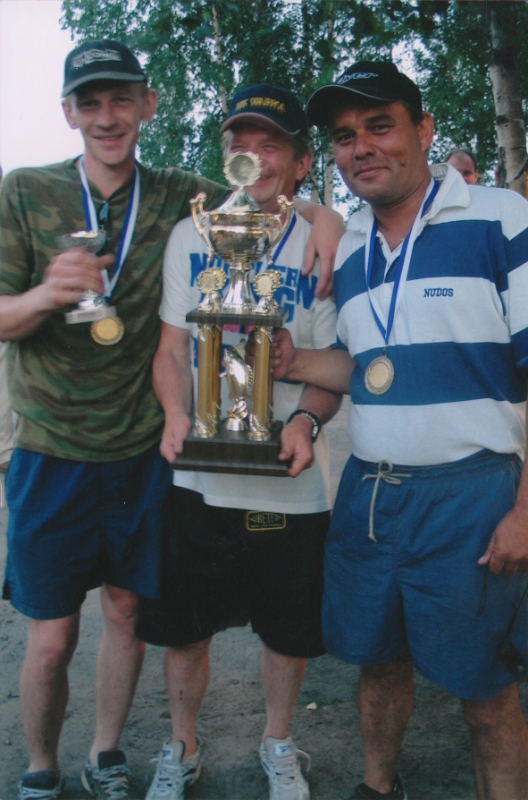 Kiertopalkinto matkasi Pietariin.jpg