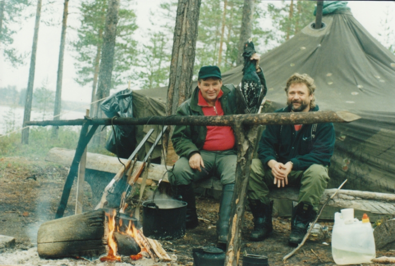 Maslajärvellä mettällä, oik. Markku Rapala, vas.jpg